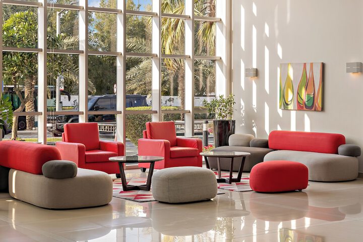 Entrance & Lobby