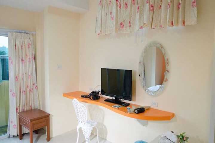 Room 11 of 21