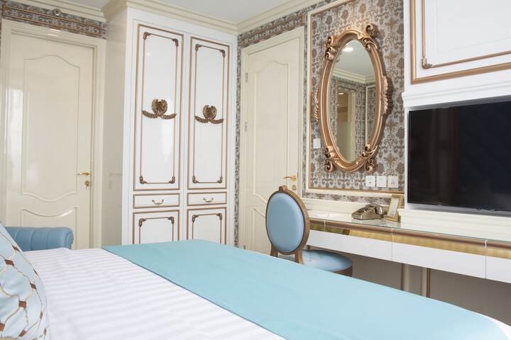 Room 18 of 50