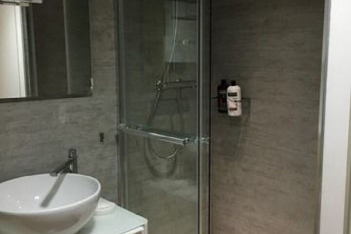 Room 4 of 14