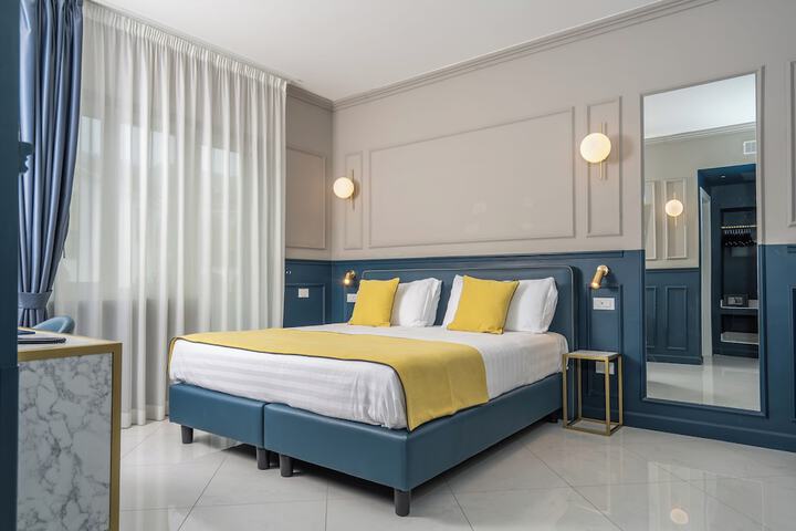 Room 45 of 211