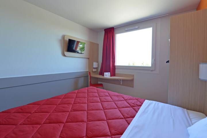 Room 9 of 73