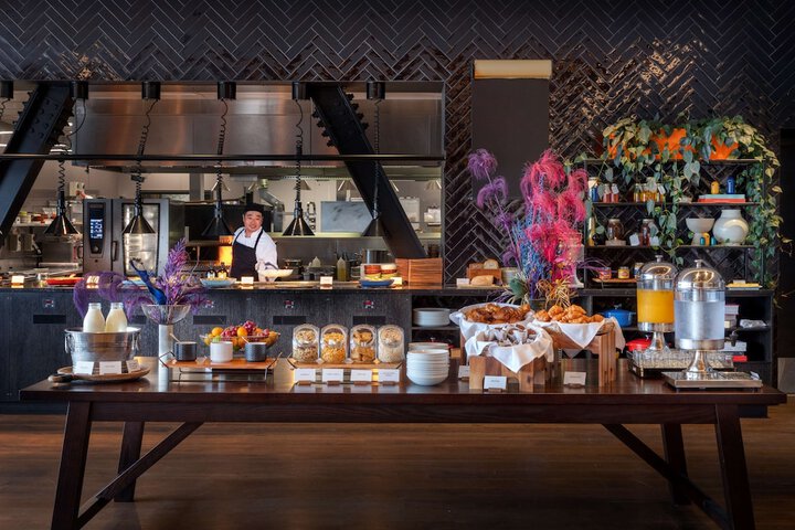 Breakfast/Coffee Service 52 of 76