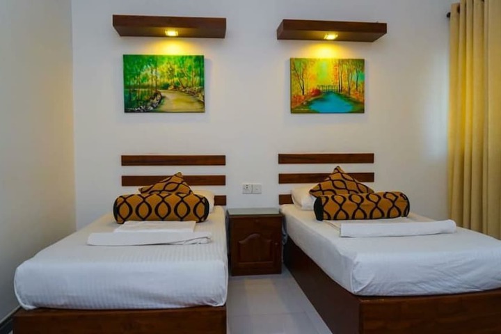 Room 4 of 15