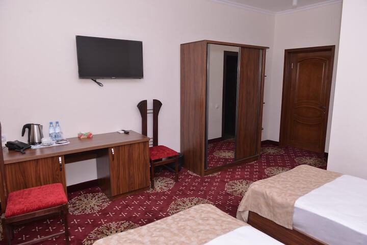 Room 12 of 32