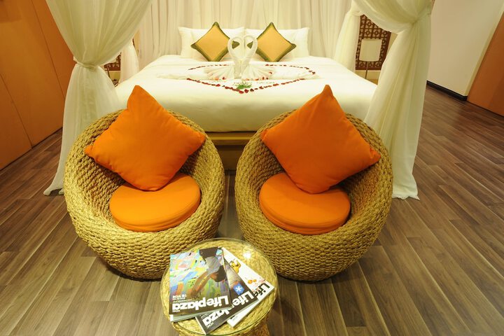 Room 4 of 112