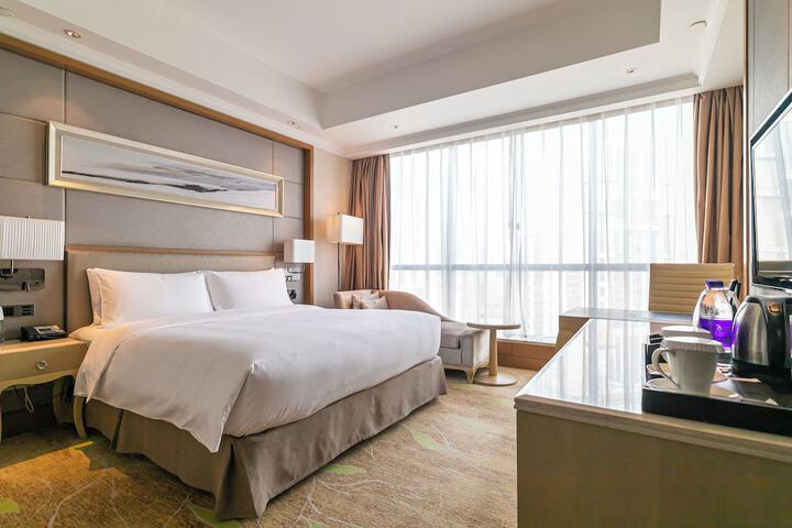 Room 27 of 140