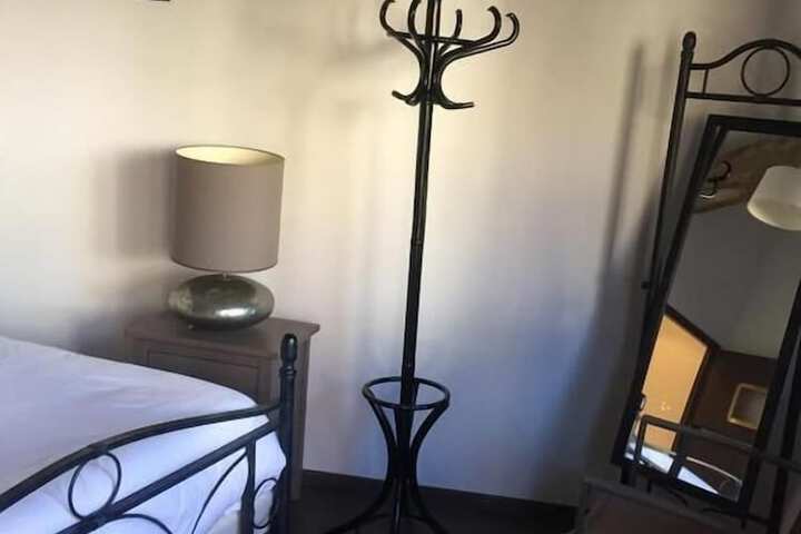 Room 10 of 68
