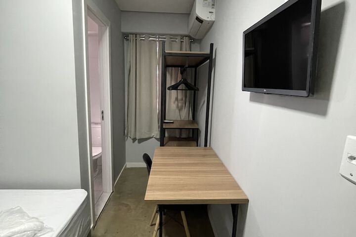 Room 26 of 80