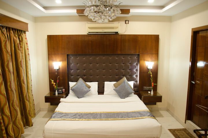 Room 6 of 36