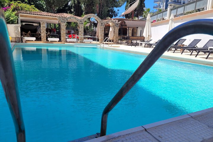 Pool 16 of 26