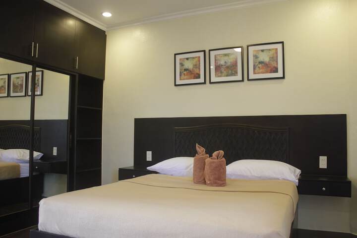 Room 4 of 40
