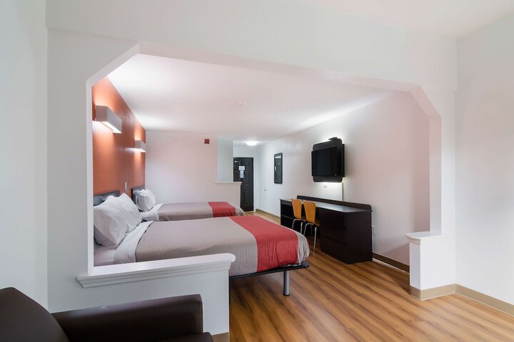 Room 18 of 32