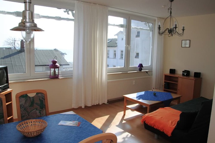 Room 10 of 24