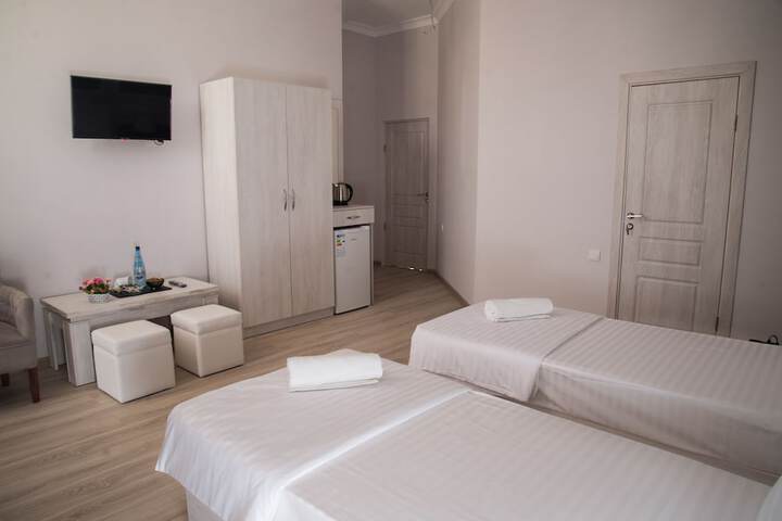 Room 30 of 47