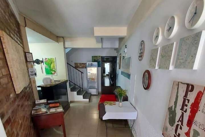 Room 7 of 9