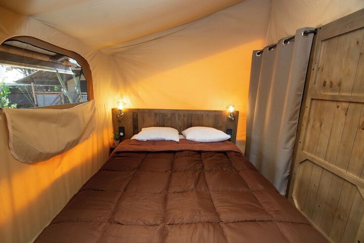 Room 6 of 40