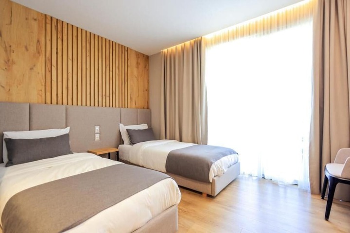 Room 44 of 96