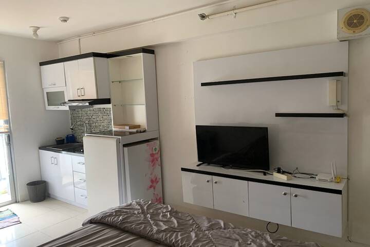Room 2 of 16