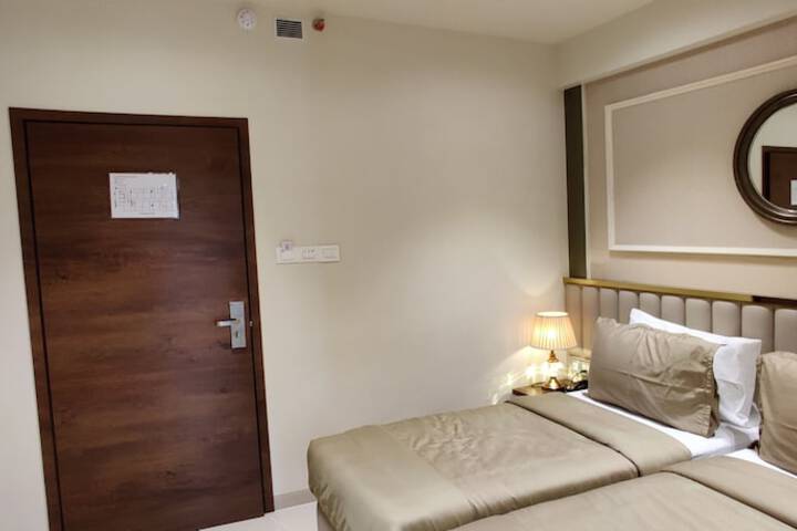 Room 17 of 48