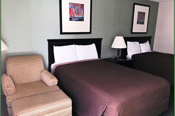 Quadruple 2 Double Beds (9 of 13)