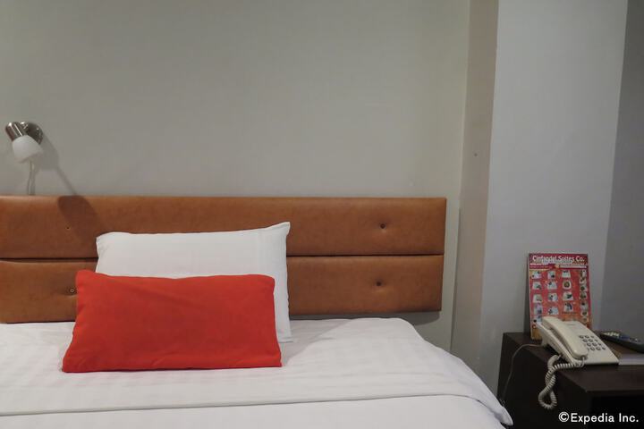 Room 12 of 48