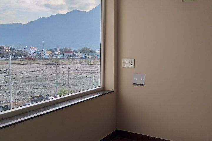 Room 27 of 53