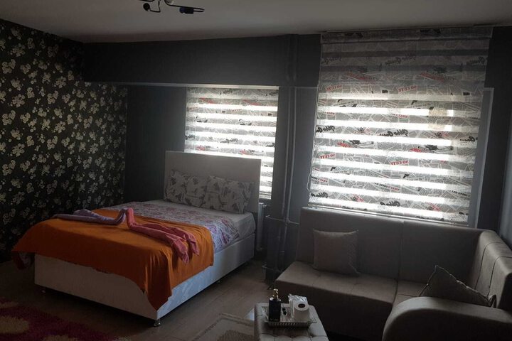 Room 4 of 25