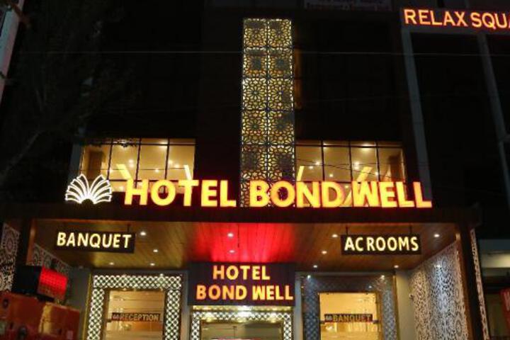 Hotel Bond Well