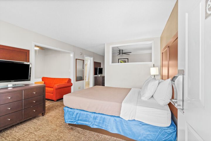 Standard King Bed Stair Accessible Only Bathtub (6 of 23)