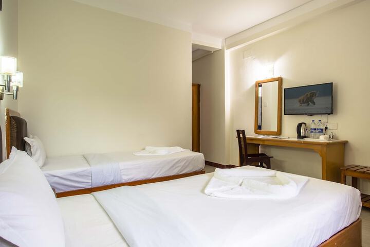 Room 6 of 35
