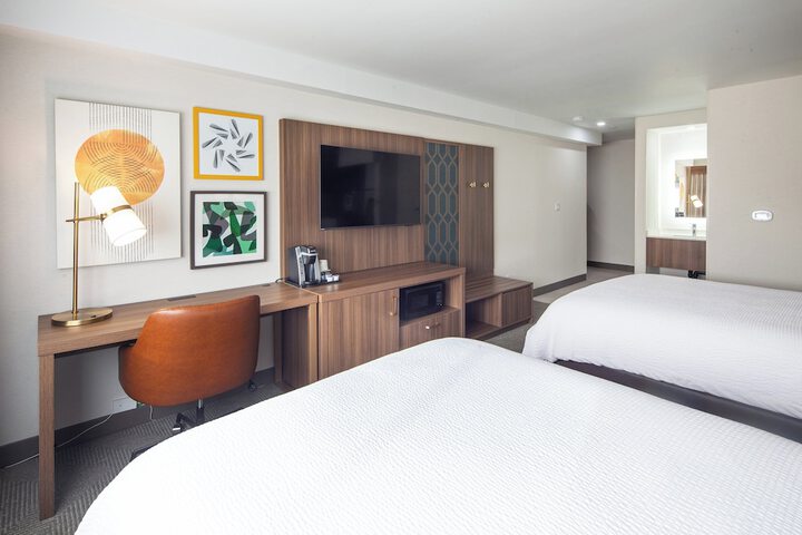 Room 8 of 74