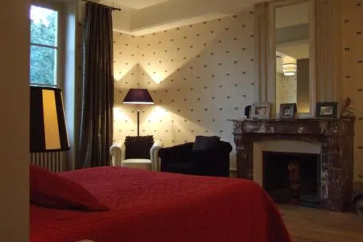 Room 3 of 12