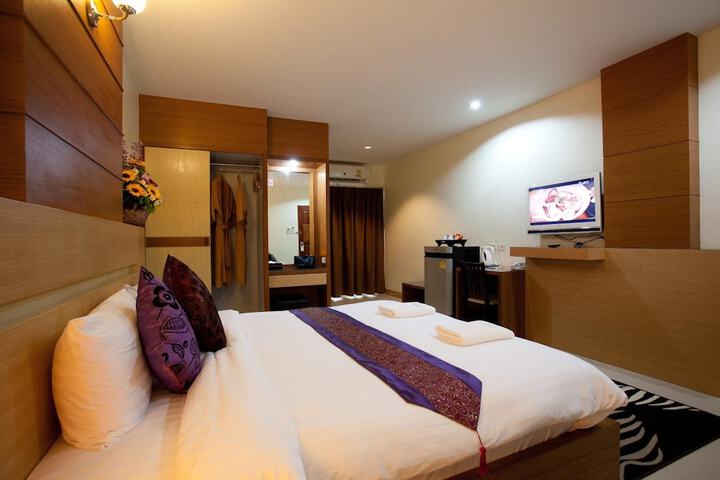 Room 16 of 39