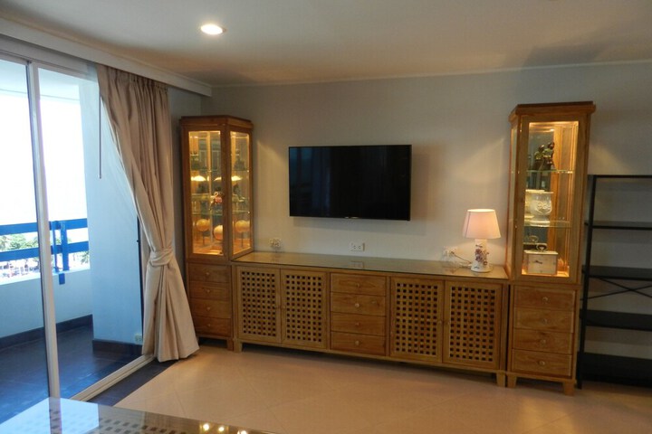 Room 105 of 259