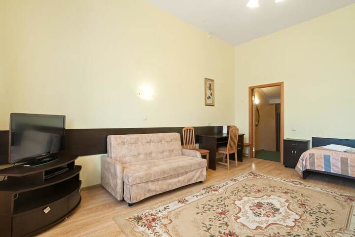 Room 8 of 47