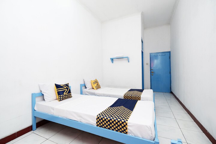 Room 10 of 38