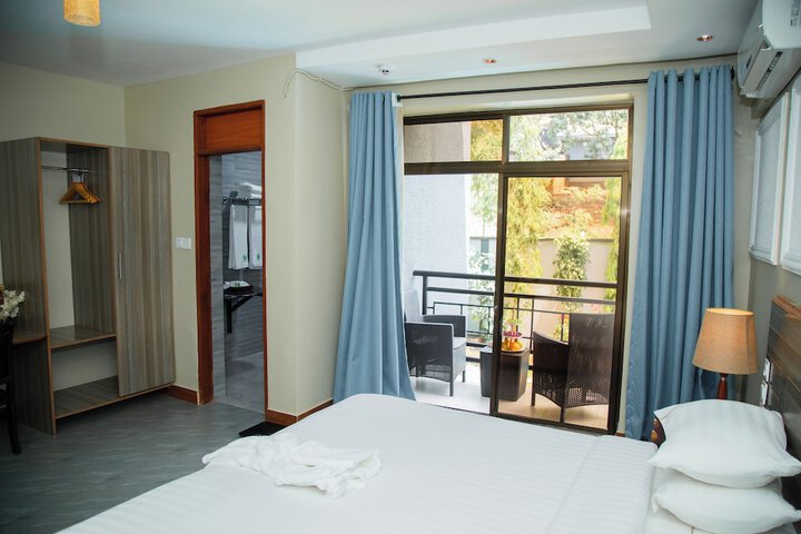 Room 48 of 121