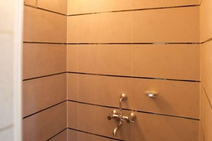 Room 30 of 48