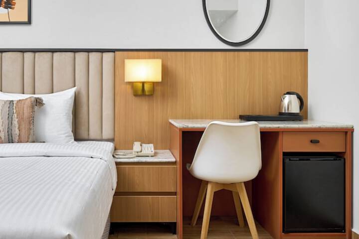 Room 7 of 19