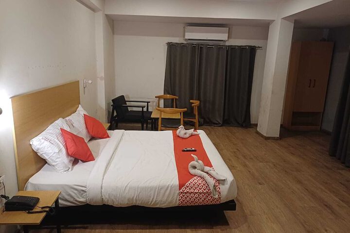 Room 10 of 17