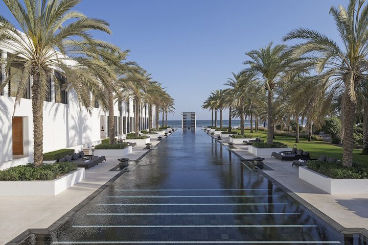 Pool Hotel