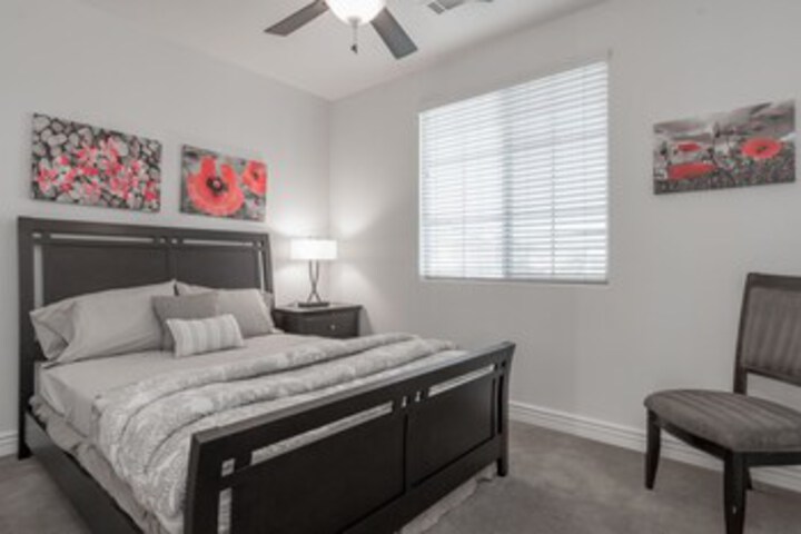 Room 27 of 33