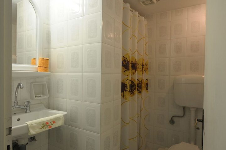 Room 15 of 15