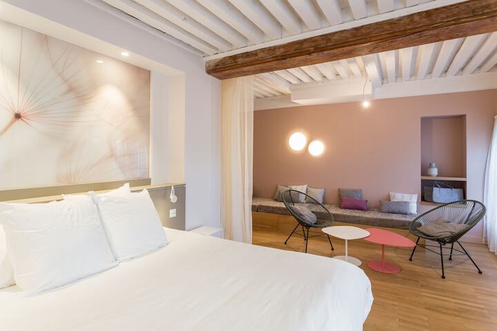 Room 10 of 780