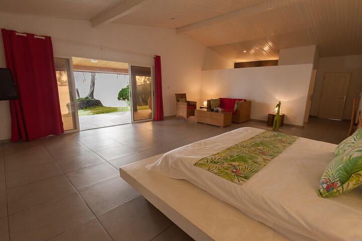 Room 4 of 113