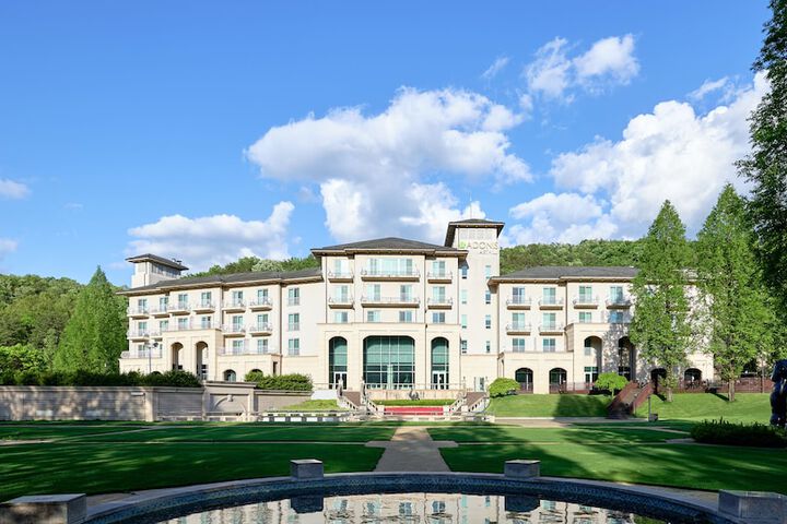 Adonis Hotel