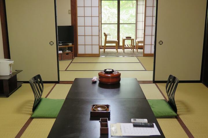 Room 6 of 32