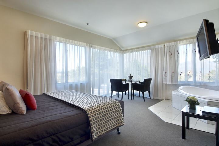 Room 9 of 39