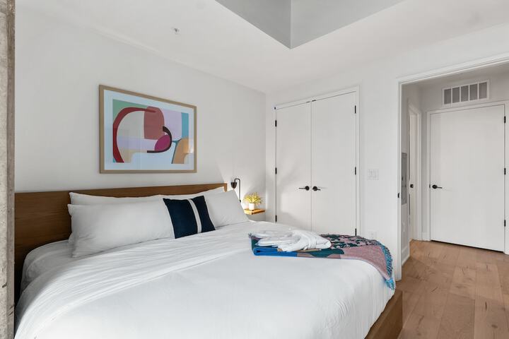Room 70 of 860